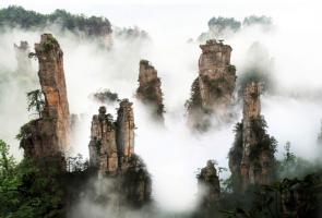 [全景湖南荆州-韶山-张家界森林公园-天门山-凤凰古城-长沙双动纯玩6日游] 